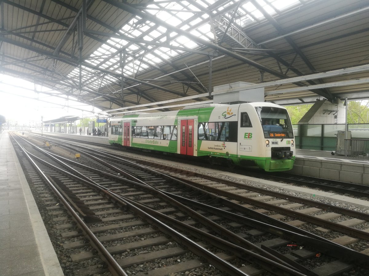 Ein RegioShuttle der ErfurterBahn steh als Sonderzug im Erfurter Hbf am 3.5.19