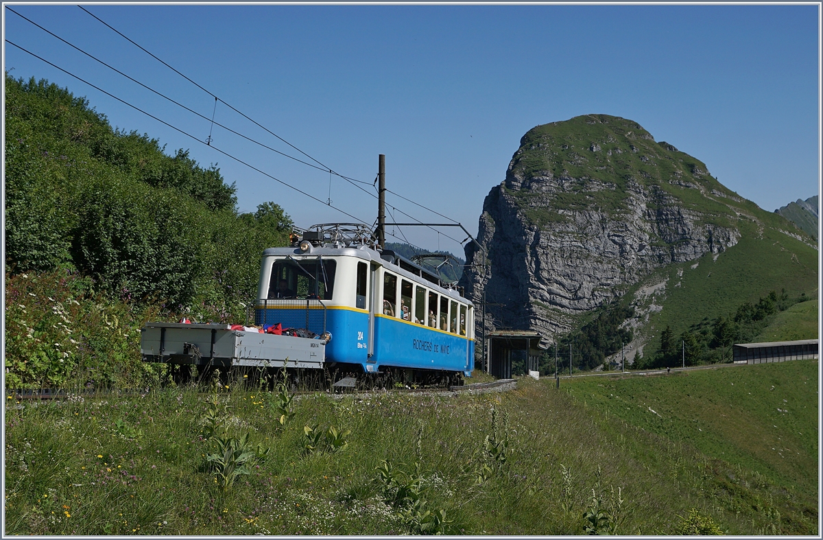 Ein Rochers de Naye Bhe 2/4 kurz nach Jaman auf dem Weg zum Rochers des Naye. 

01.07.2018