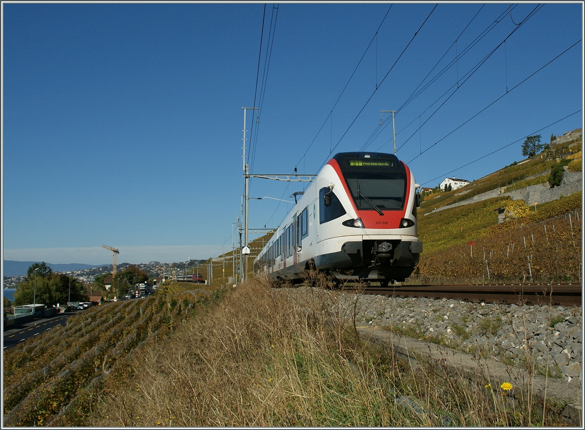 Ein SBB Flirt RABe 523 als S 1 auf dem Weg Richtung Yverdon.

28. Okt. 2013 