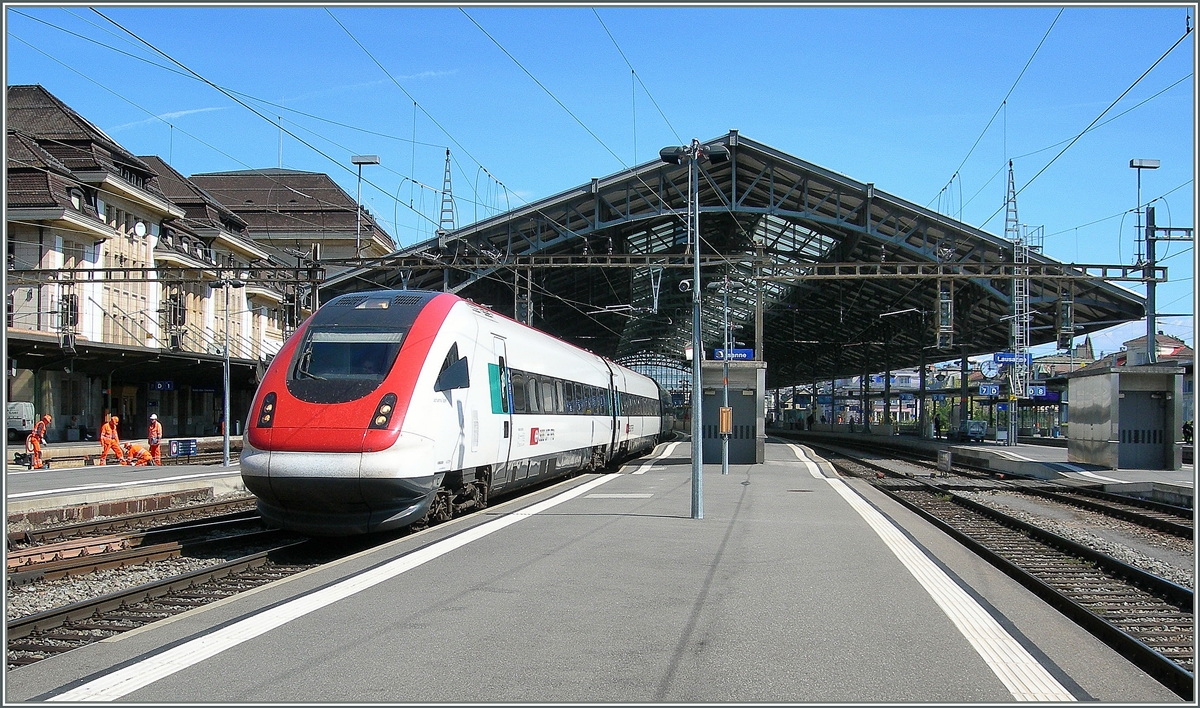 Ein SBB ICN in Lausanne. 
13. April 2011