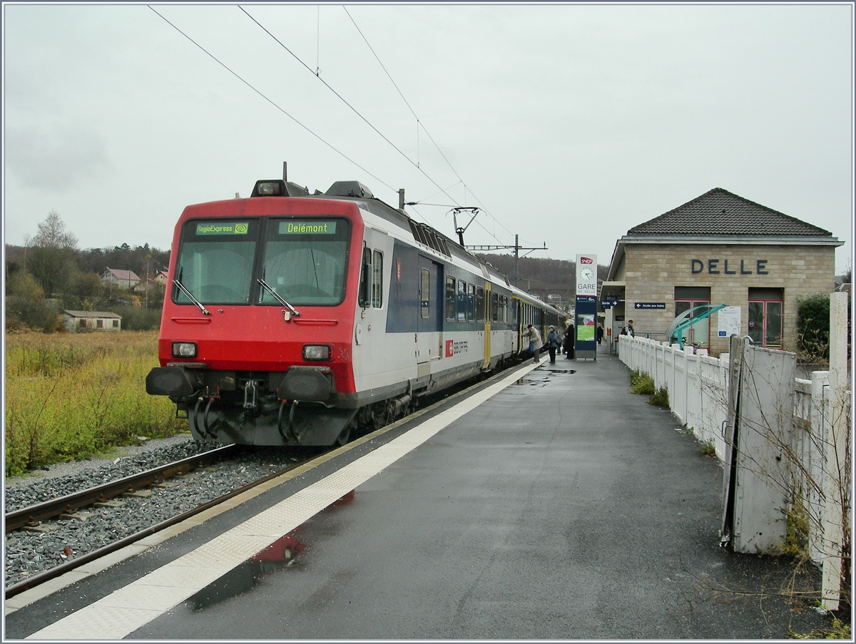 Ein SBB NPZ RBDe 560 ist in Delle eingetroffen, Endstation. Die Strecke endet hier.
23. Nov. 2007