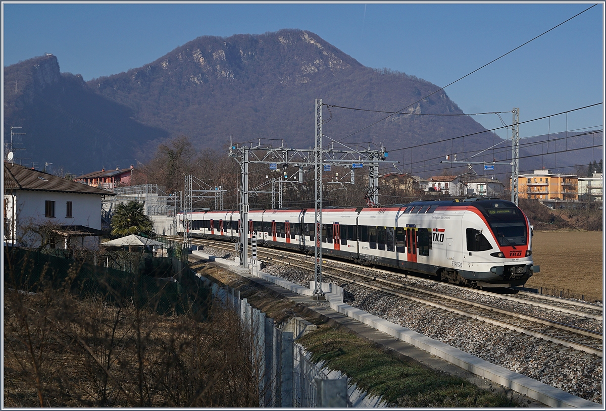 Ein SBB TILO RABe 524 bei Arciaste auf der FMV.
5. Jan. 2019