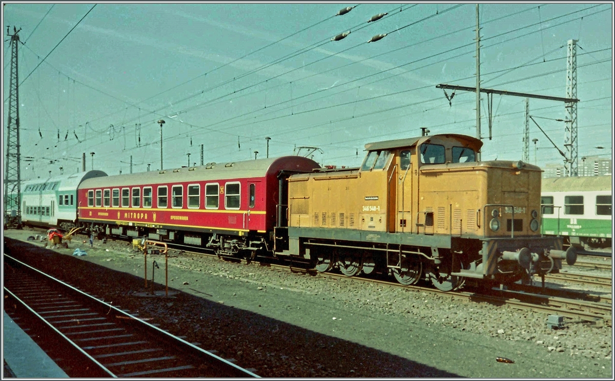 Ein Scan der DR 346 548-1 in Berlin Lichtenberg.
April 1994