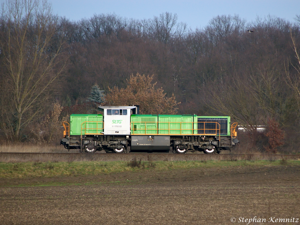 Ein Seitenportrait der V 1700.02 (277 102-0) SETG - Salzburger Eisenbahn TransportLogistik GmbH sie kam als Lz aus Richtung Borstel kommend, durch Stendal(Wahrburg) gefahren. Sie fuhr in Richtung Güterbahnhof weiter. 18.01.2014