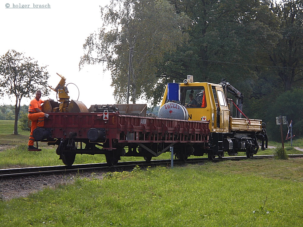 ein skl der AKN fuhr mit einen rungenwagen gattung kls am 21.08.13 zum bhf glinde 