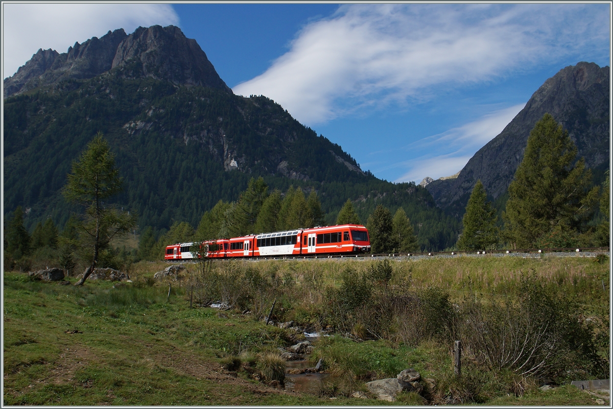 Ein SNCF TER von Chamonix nach Vallorcine kurz vor seinem Ziel. 
28. Aug. 2015