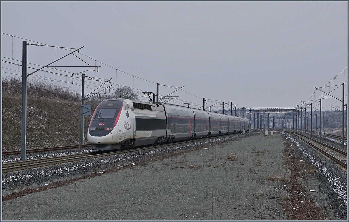 Ein TGV Duplex verlässt den TGV Bahnhof Belfort Montbéliard TGV in Richtung Mulhouse. 

11. Jan. 2019