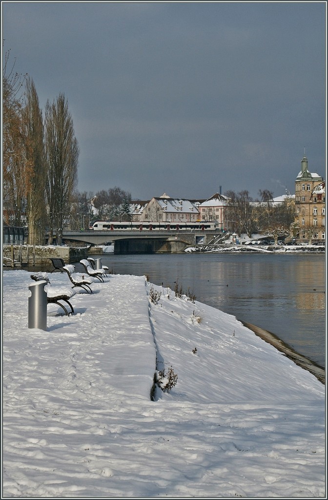 Ein Thurbo  Flirt  als  Seehas  erreicht Konstanz.
8. Dez. 2012