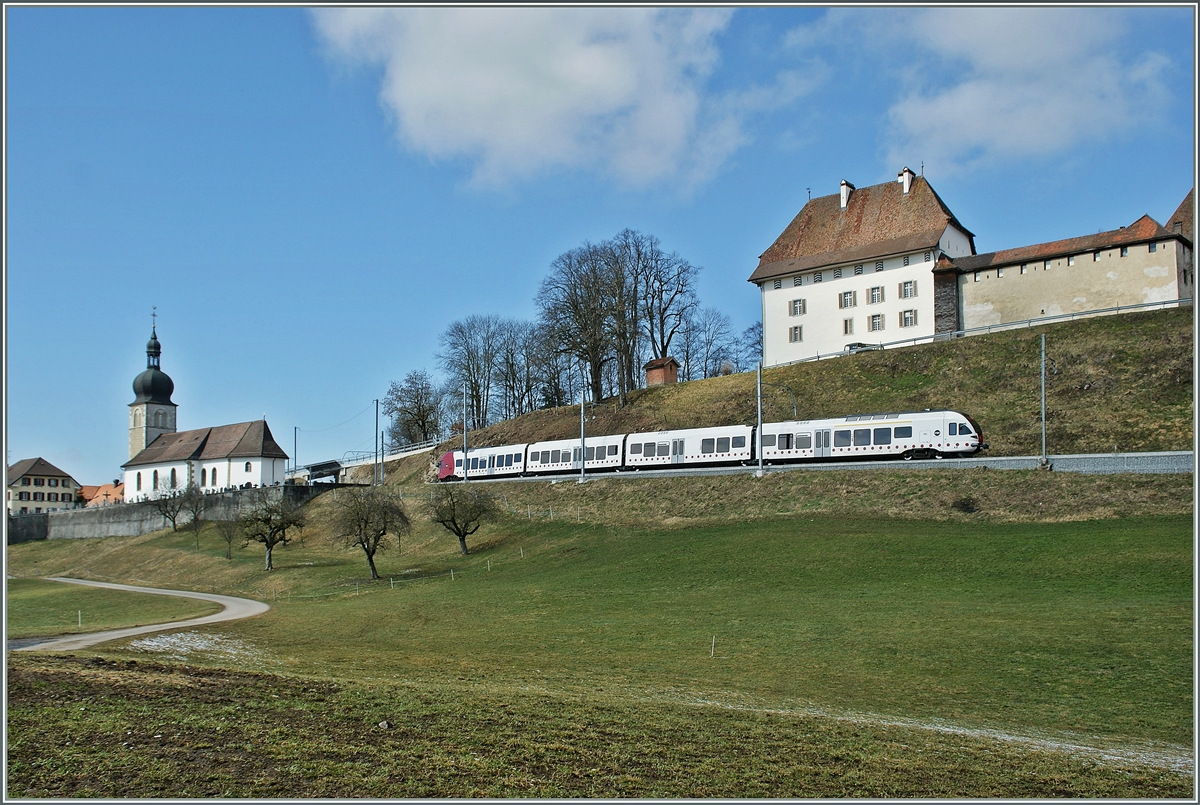 Ein TPF Flirt auf dem Weg nach Bulle bei Vaulruz. 
20.03.2012 