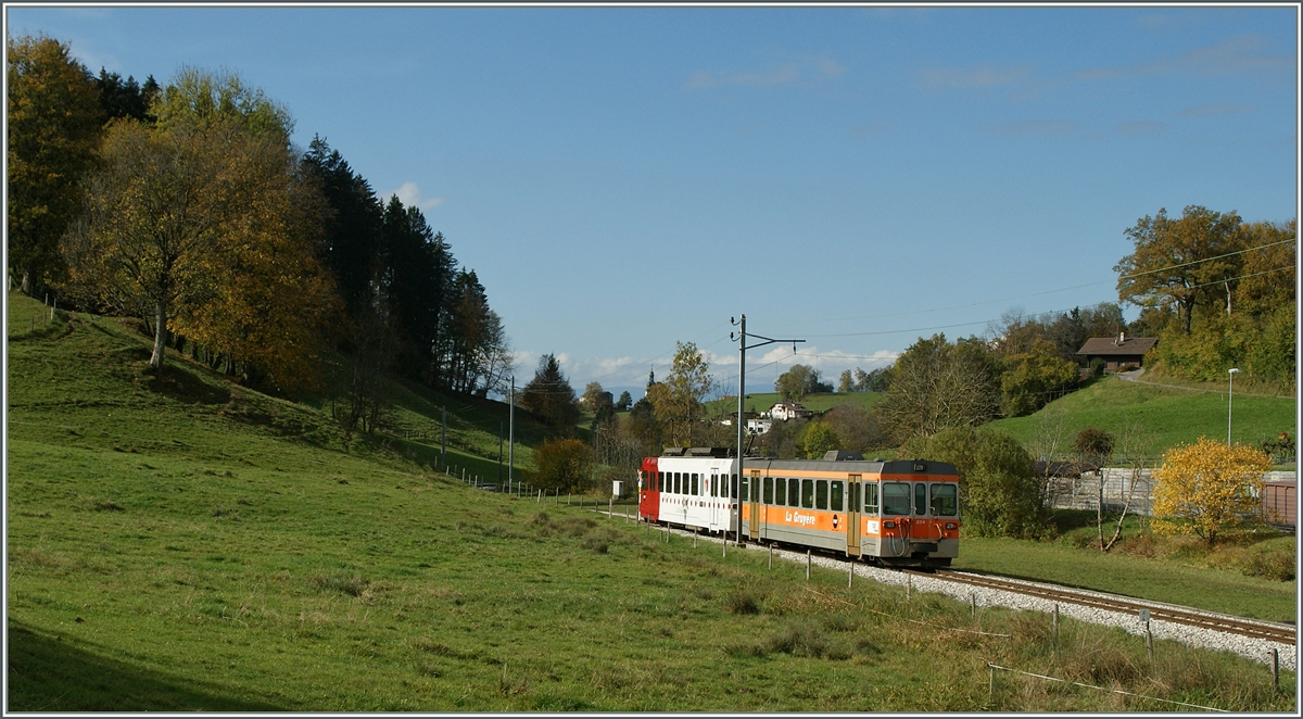 Ein TPF Regionalzug kurz vor Châtel St-Denis. 30. Okt. 2013