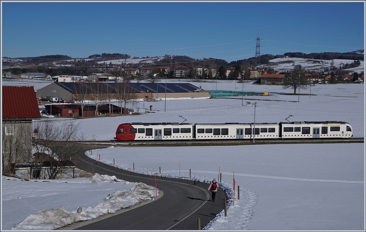 Ein TPF SURF als Regionalzug zwischen Bossonnens und Palézieux. 

16. Feb. 2019