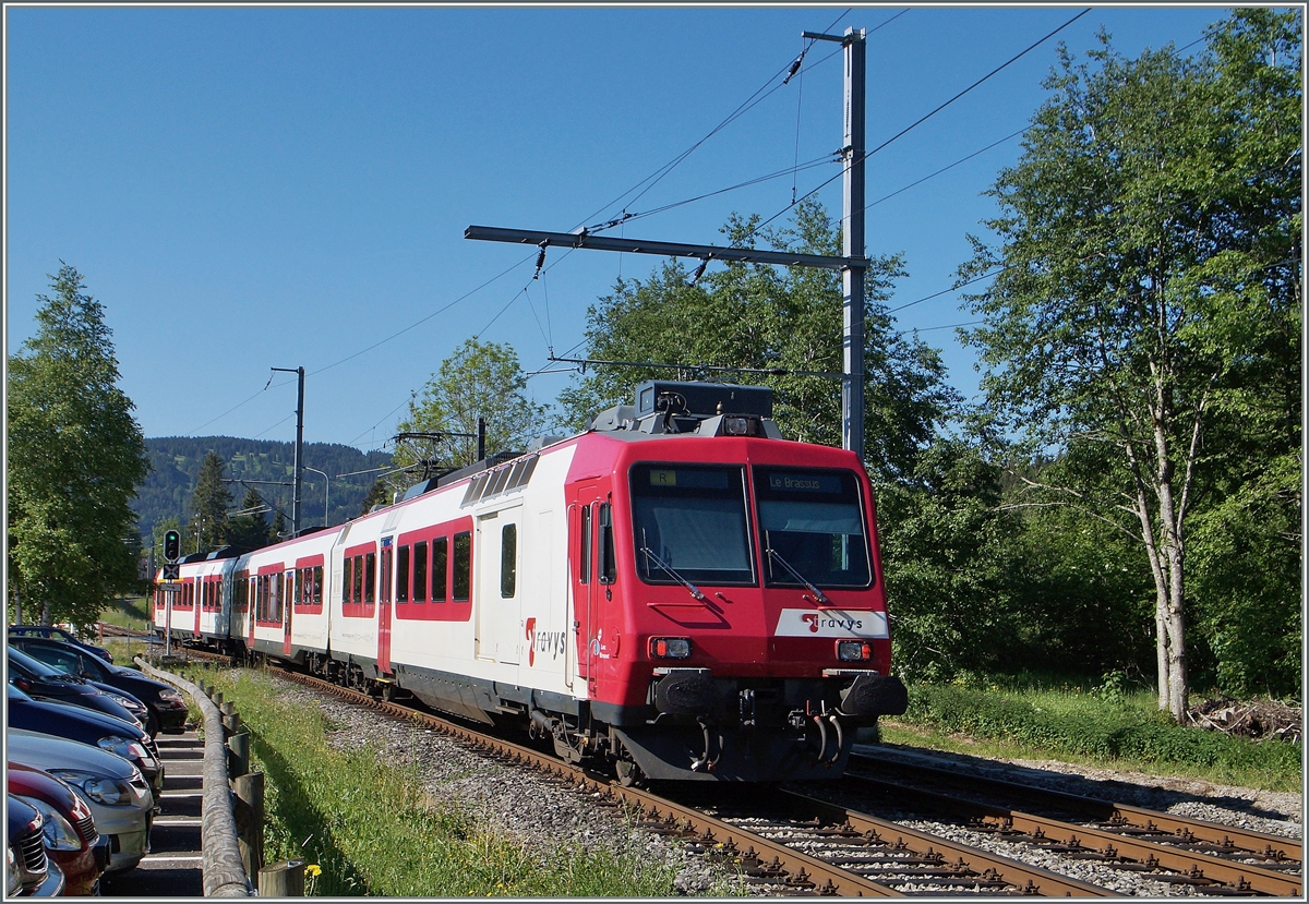 Ein Travys Domino verlässt als Regionalzug 613 Vallorbe - le Barsuss den Bahnhof Le Pont.
3. Juni 2015