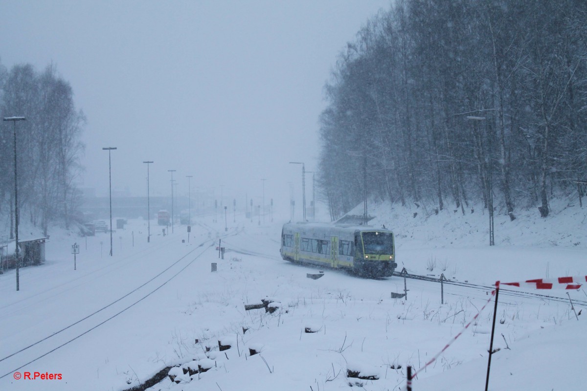 Ein VT650 verlässt Marktredwitz als Ag84517 Bayreuth - Hof. 31.01.15