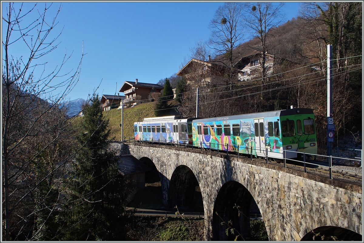 Ein ziemlich bunter BDeh 4/4 mit Bt als AOMC Regionalzug bei Chemex.
7. Jan. 2015