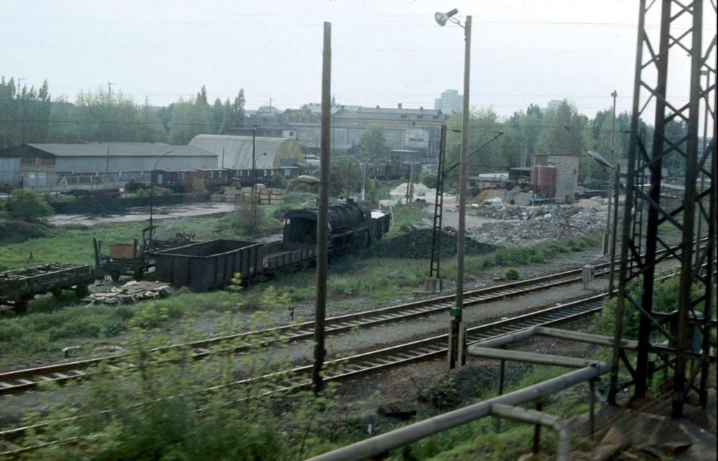Eine abgestellte Dampflok am 08.05.1981 im Bw Halle G. (Foto: Klaus Pollm�cher)