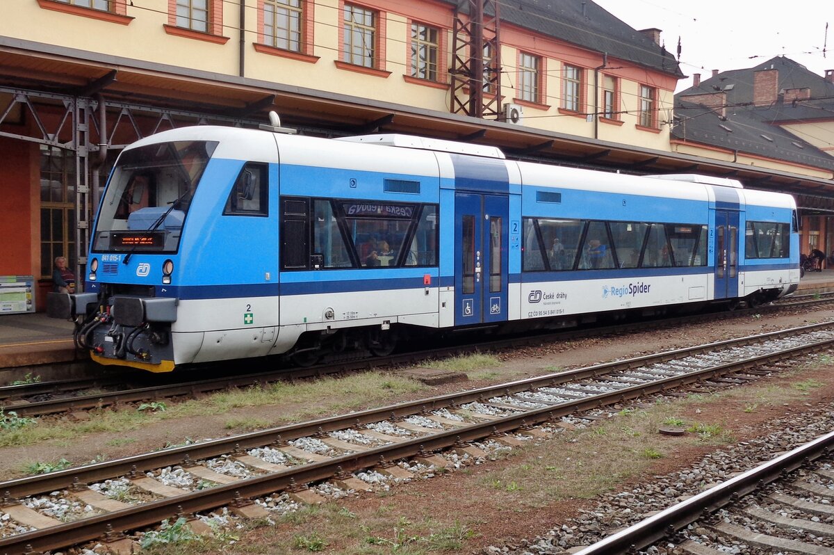 Eine Regionalspinne ins Tschechischen Ceska Trebova: 841 015 ist am 23 September 2018 eingrfahren.