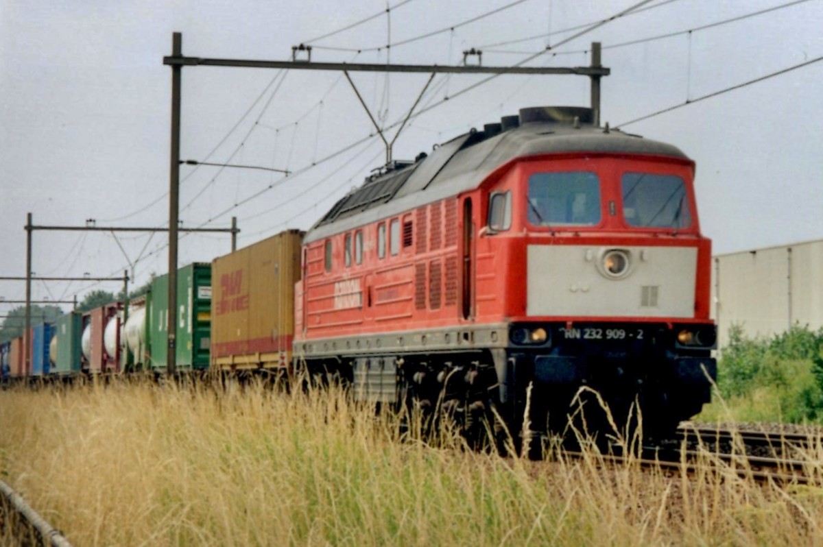 Eine Russin in die Niederlände: 232 909 durcheilt Alverna am 24 Augustus 2007.