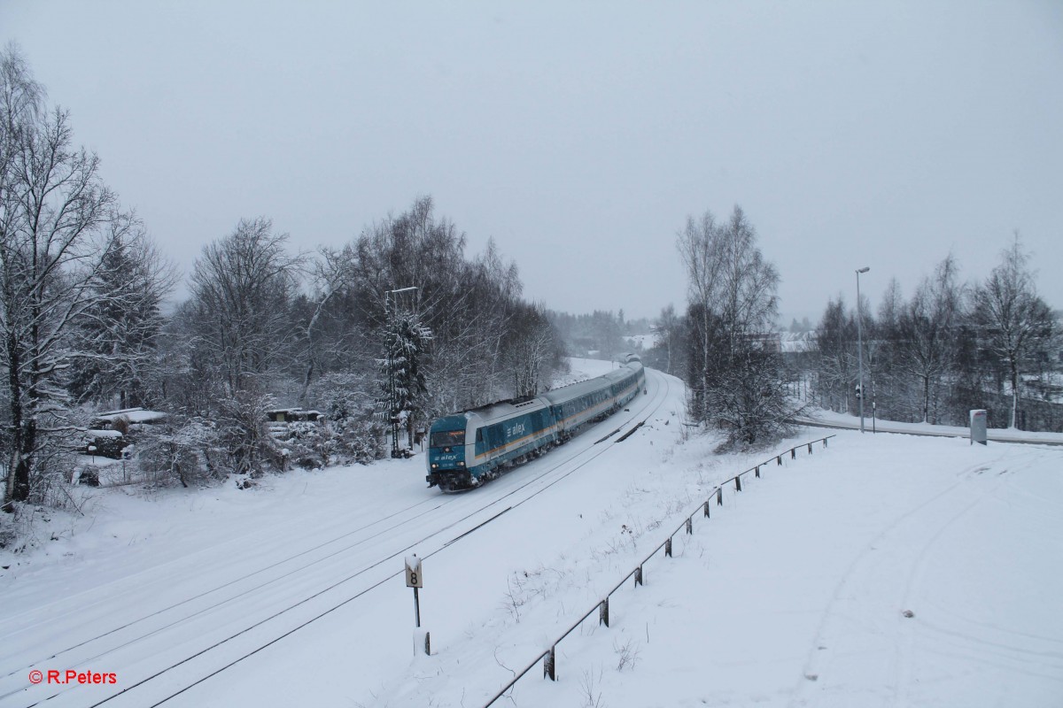 Einfahrt von Marktredwitz und 223 066 als ALX84111 Hof - München. 31.01.15