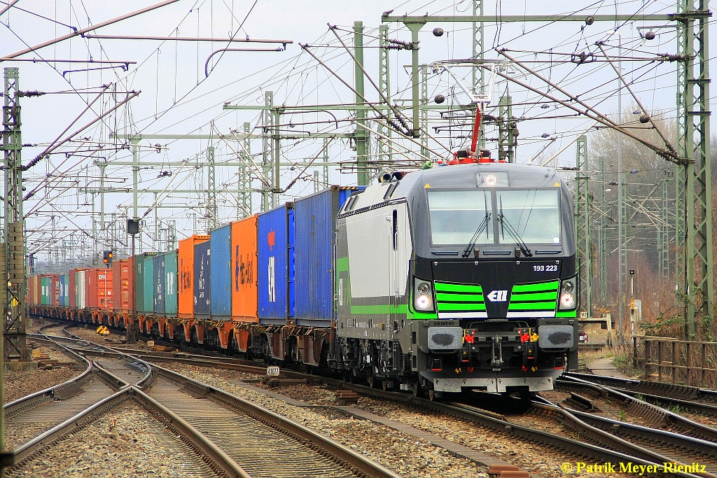 ELL 193 223 mit Containerzug Hamburg-Harburg Richtung Hamburg-Waltershof am 26.03.2015