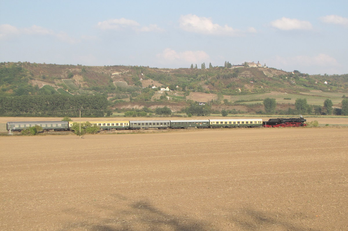 EMBB 52 8154-8 mit dem DPE 74347 von Karsdorf nach Leipzig-Plagwitz, am 10.09.2016 bei Laucha.