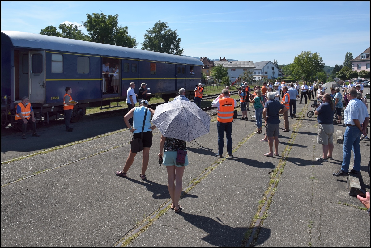 Endlich wieder Züge auf dem Schweizerbähnle (Etzwilen-Singen). 

01 202 mit dem Eröffnungszug in Rielasingen, August 2020. Blasmusik und Ansprache vom euphorischen Bürgermeister und Museumsstiftungspräsidenten inklusive.