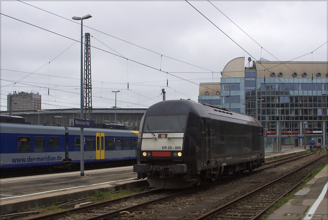 ER 20-005 am 12.09.14 in München Hbf