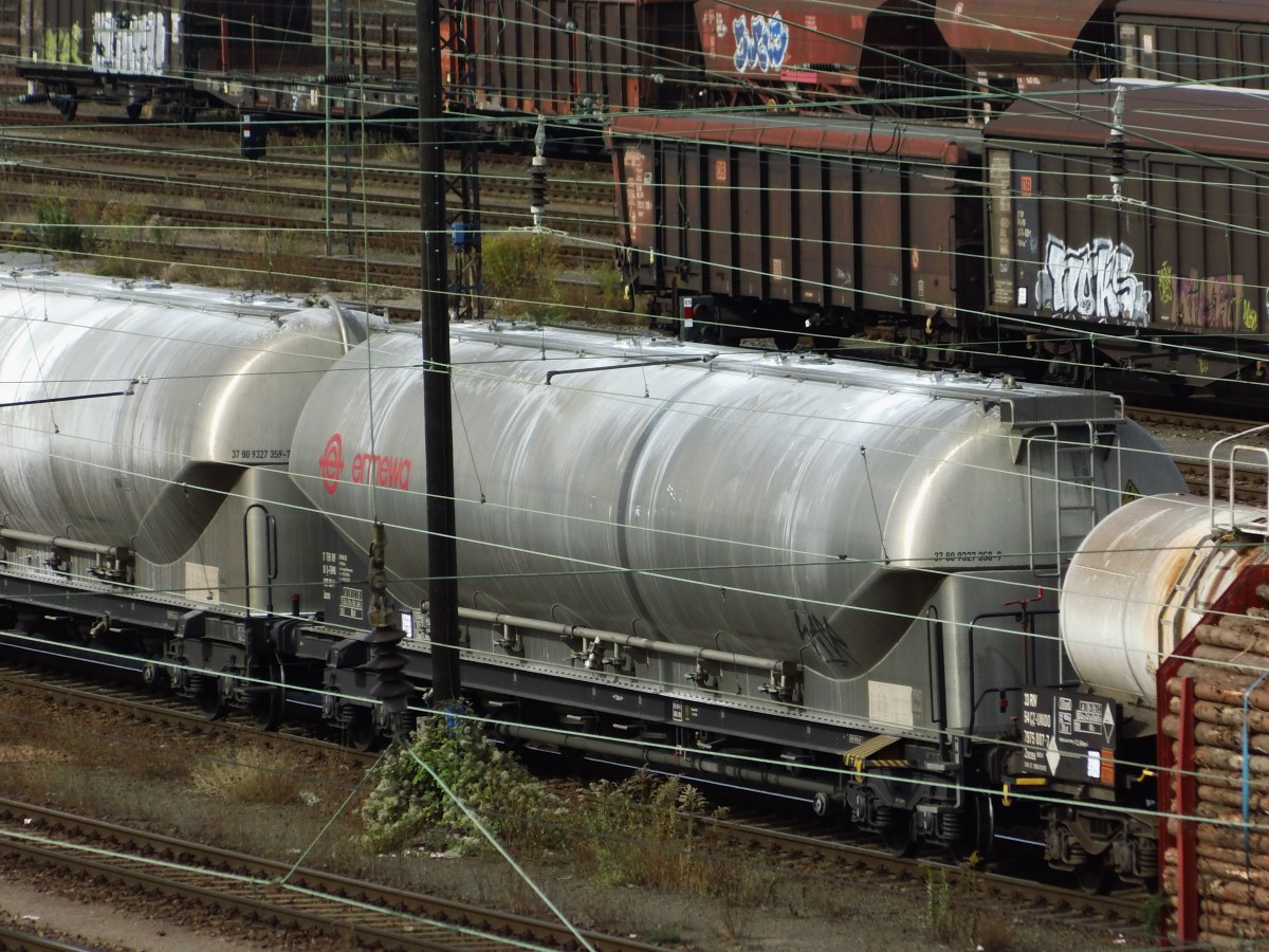 Ermewa Uacns 9327 358 in Dresden-Friedrichstadt, 04.10.2013.