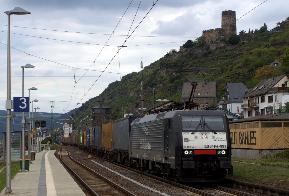 ERS ES 64 F4-991 mit Containerzug in Richtung Sden am 13.09.13 in Kaub