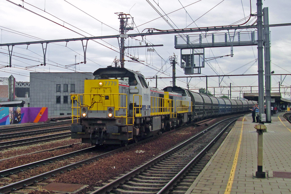 Erzzug mit 7779 durchfahrt am 21 Mai 2014 Antwerpen-Berchem.