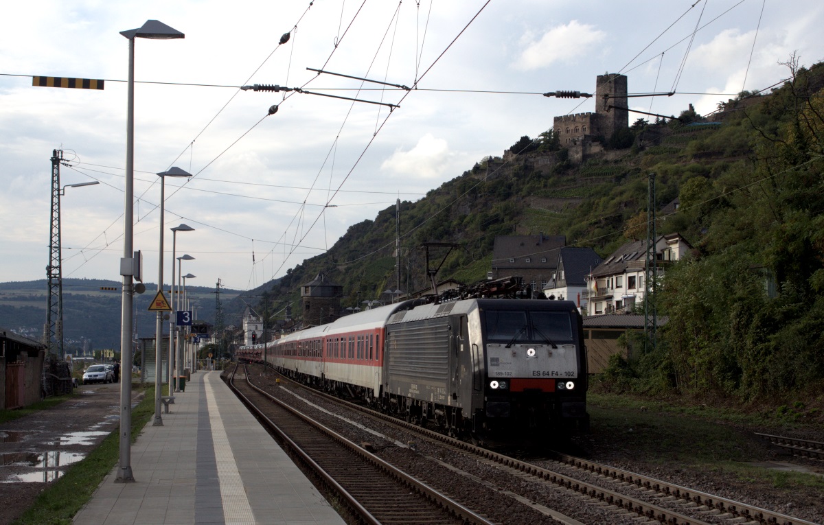 ES 64 F4-102 mit AZ in Richtung Sden am 13.09.13 in Kaub