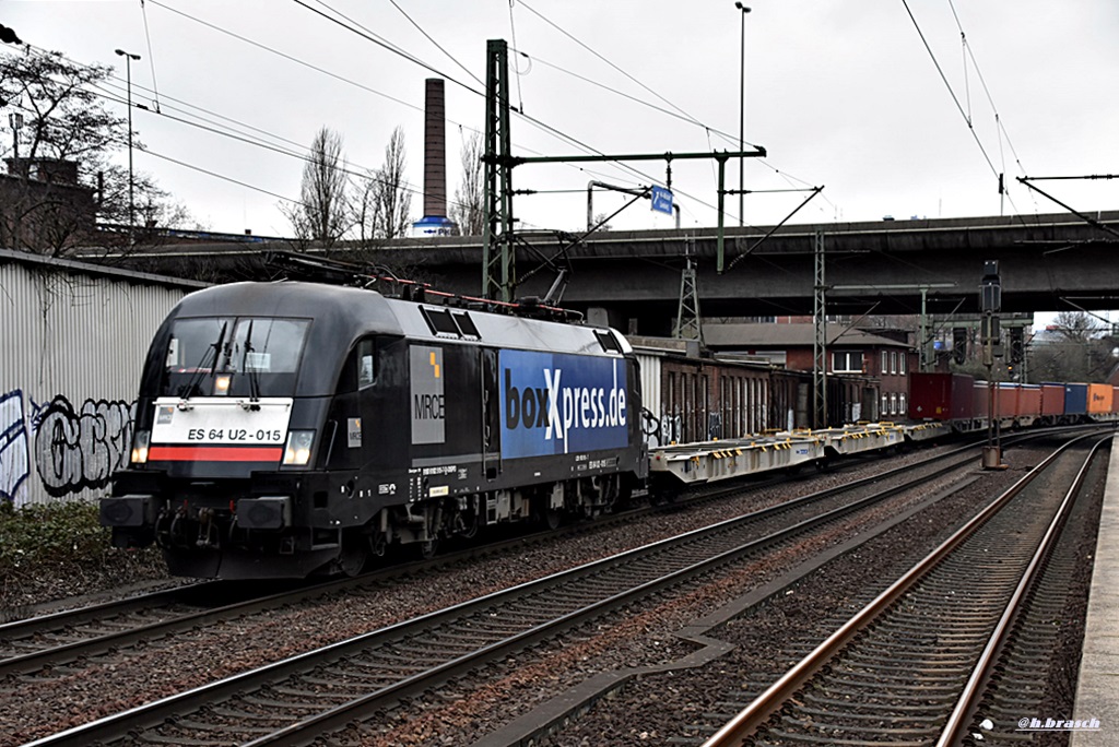 ES 64 U-015 ist mit einen kastenzug durch hh-harburg gefahren,29.01.16