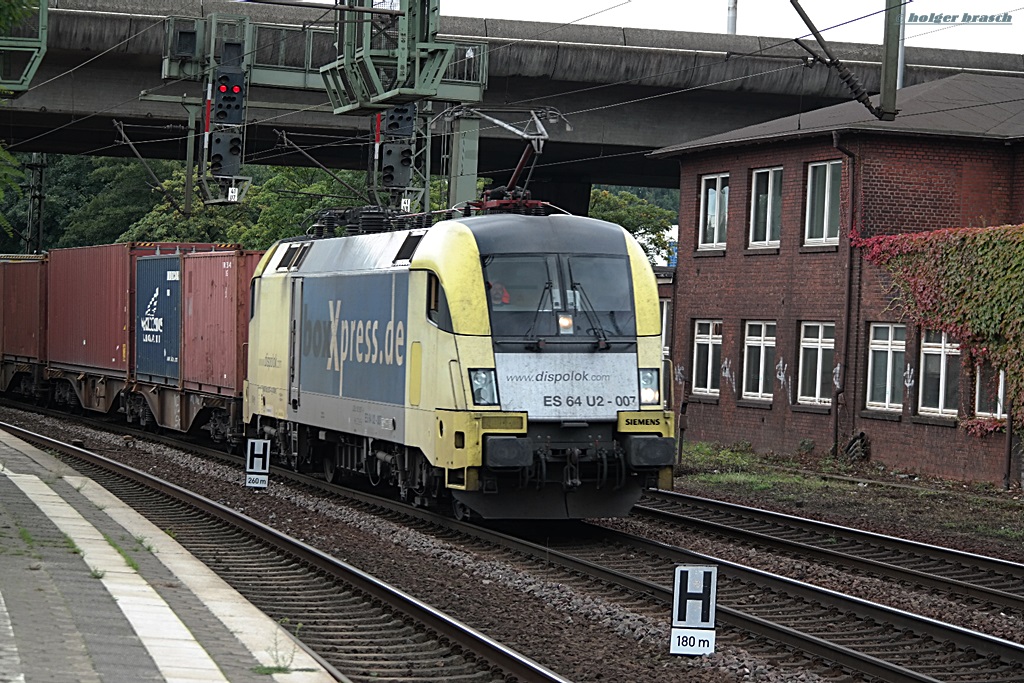 ES 64 U2-007 fuhr mit einen ganzzug am 18.09.13 durch hh-harburg