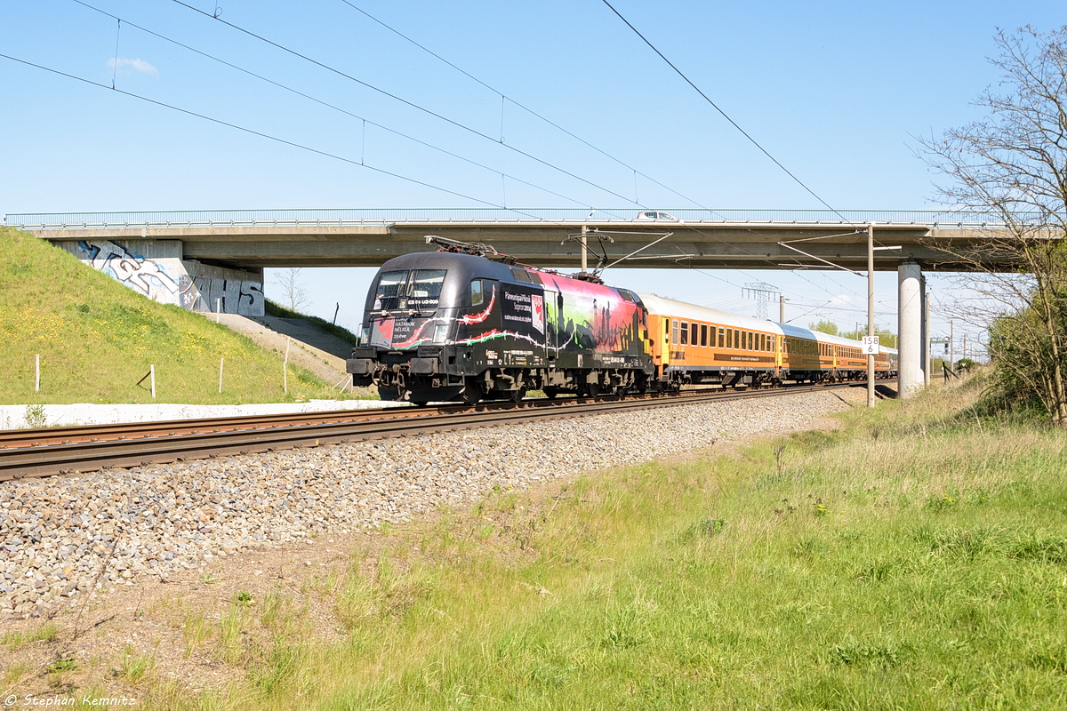 ES 64 U2 - 009  Europa ohne Grenzen  (182 509-0) MRCE Dispolok GmbH fr Hector Rail AB mit dem Locomore (LOC 1819) von Berlin-Lichtenberg nach Stuttgart Hbf in Nennhausen am 07.05.2017. Nach nur 5 Monaten musste Locomore Insolvenz anmelden und momentan finden keine Zugfahrten stand.