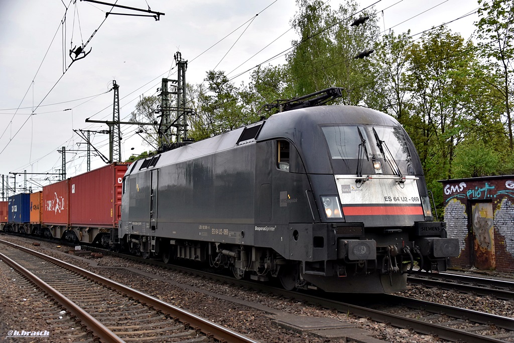 ES 64 U2-069 zog einen containerzug durch hh-harburg,12.05.17