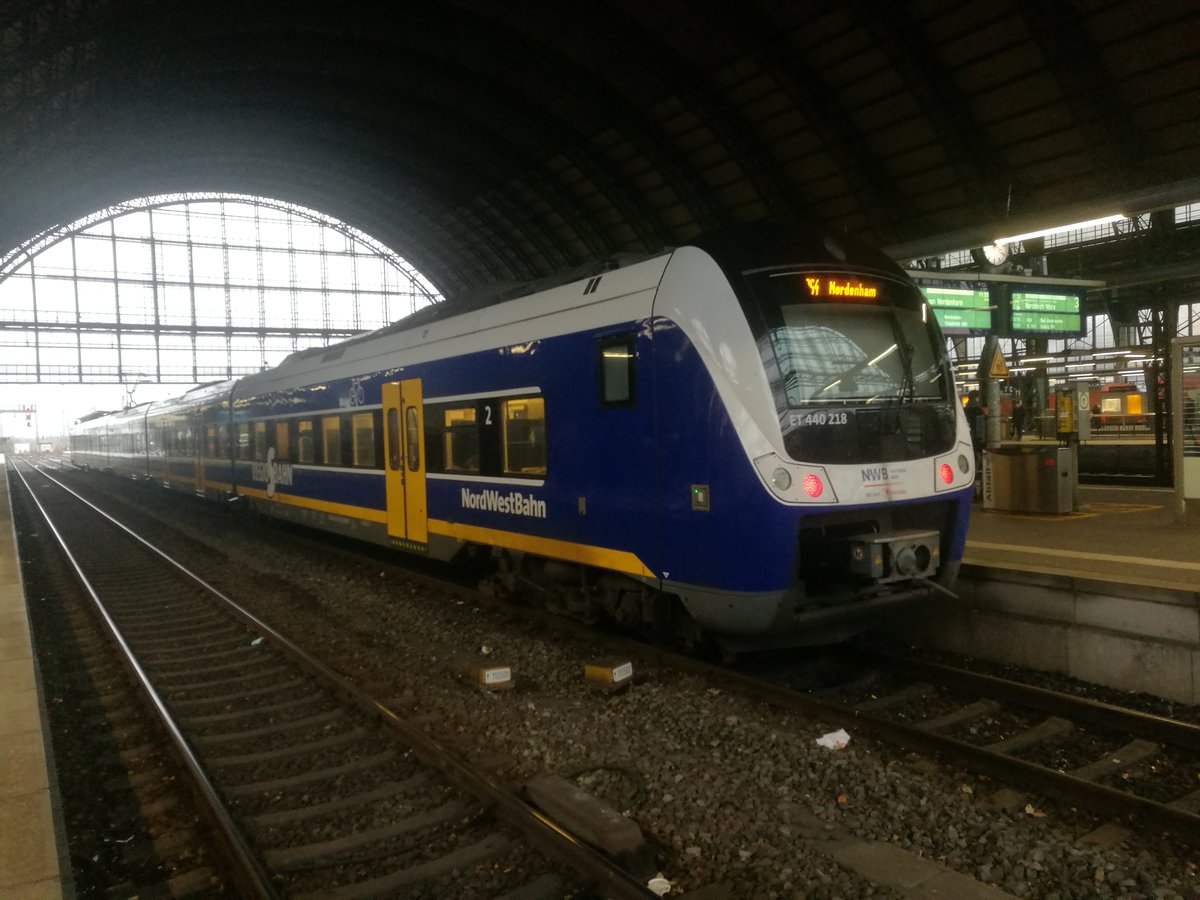 ET 440 218 der NordWestBahn mit ziel Nordenham im Bahnhof Bremen Hbf am 4.1.19