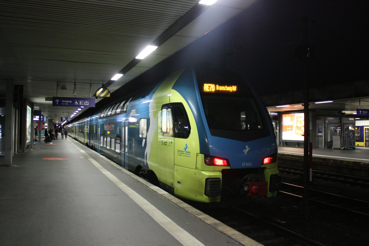 ET 604 der Westfalenbahn als RE70 mit ziel Braunschweig Hbf im Bahnhof Hannover Hbf am 14.10.20