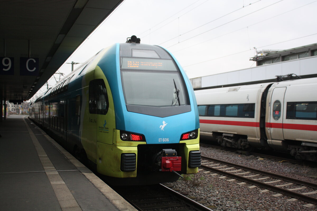 ET 606 der Westfalenbahn (WFB) im Bahnhof Hannover Hbf am 4.1.22