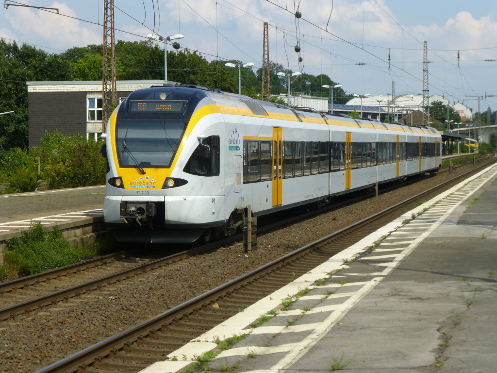 ET 7.10 als leicht verspteter RE13 Richtung Venlo am 1.8.14.