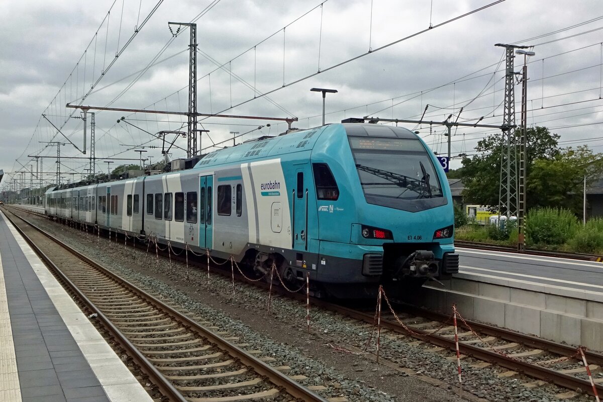 ET4-03 der EuroBahn steht am 5 Augustus 2019 in Bad Bentheim, wann die Sonne wenig Lust mehr hat zu scheinen.