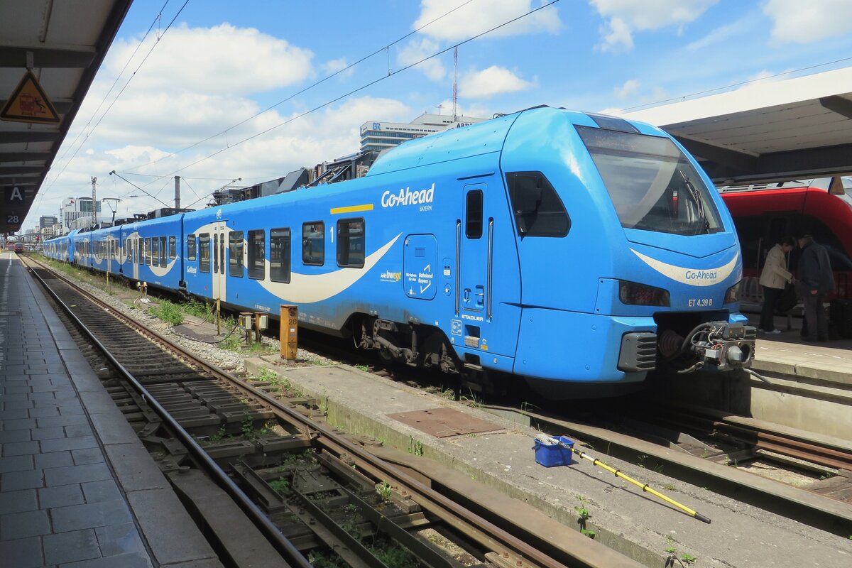 ET4-39 von Go-Ahead Bayern steht am 28 Mai 2022 in München Hbf. 