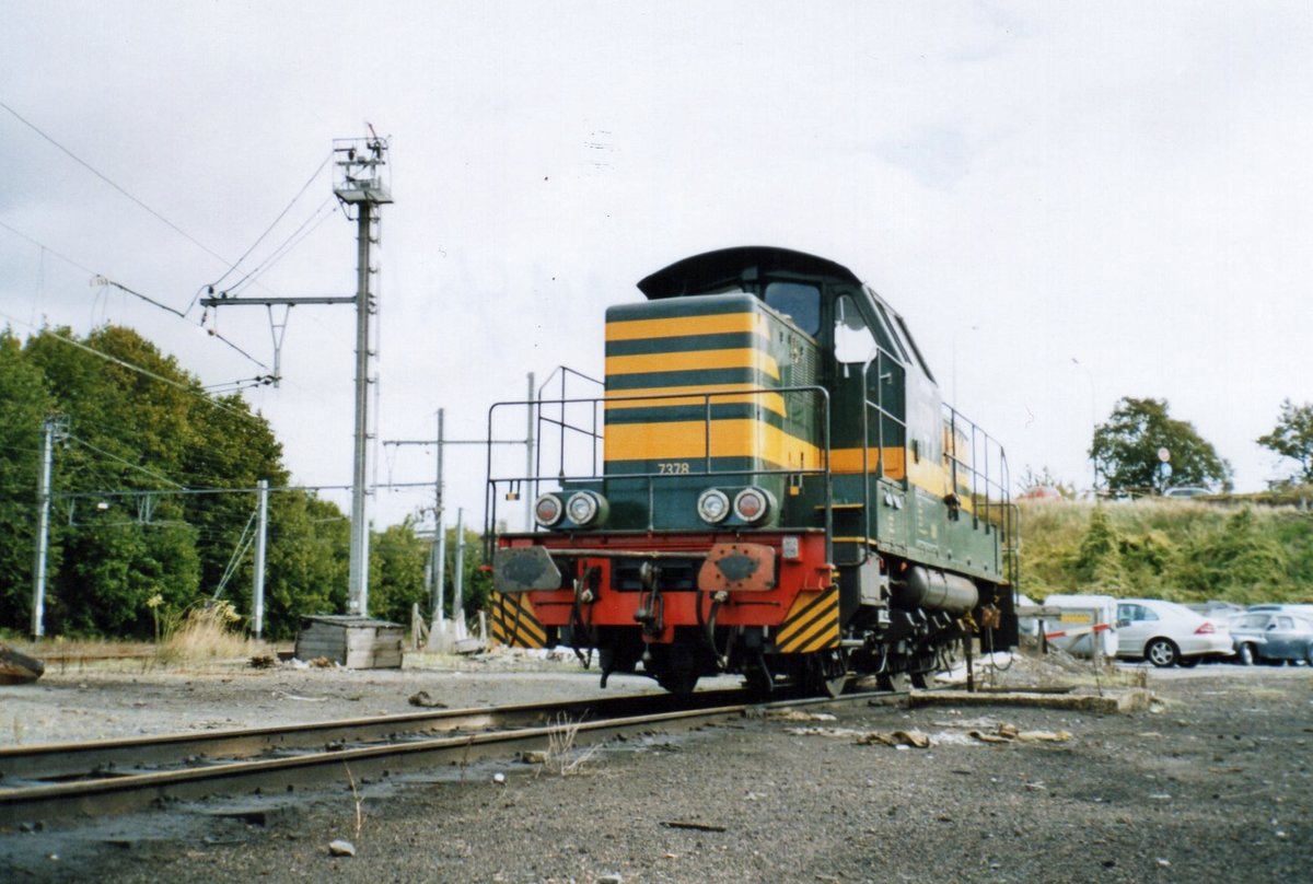 Etwas weniger schnell als de Fransösische Nahmgenoss: SNCB 7378 'MISTRAL' steht am 11 September 2004 in Saint-Ghislain.