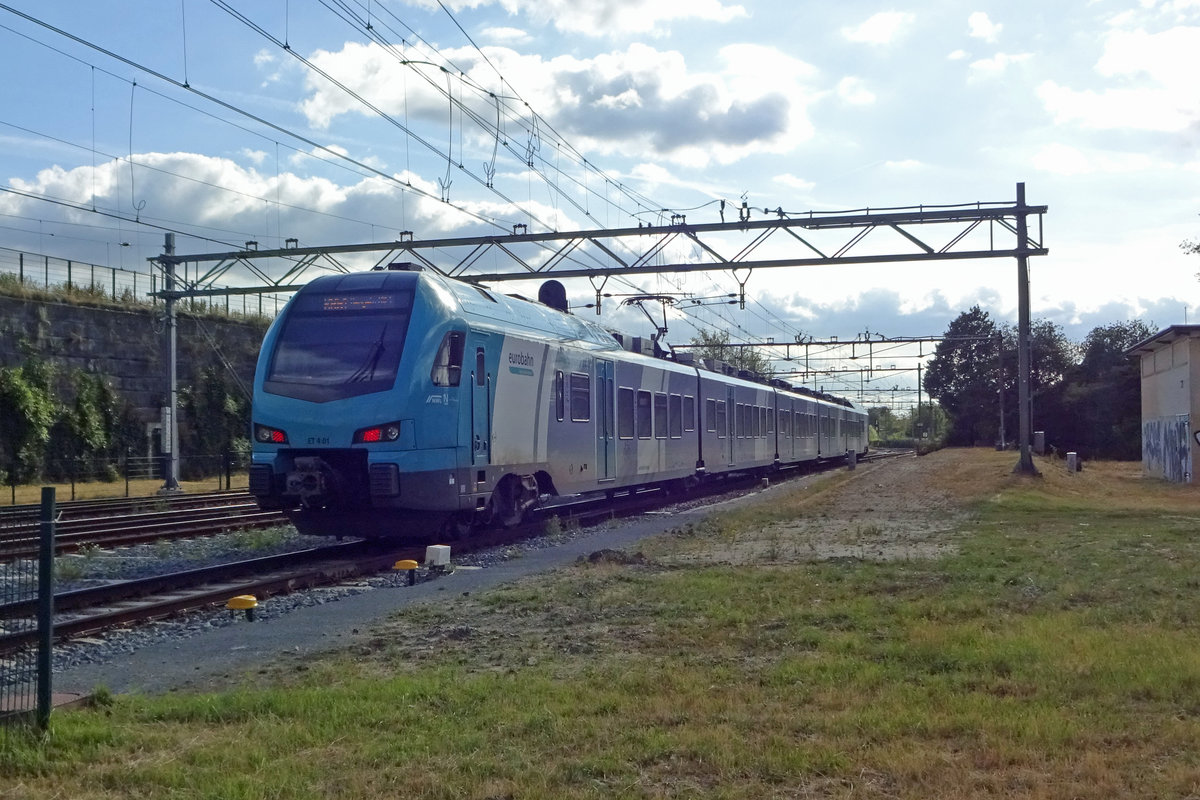 EuroBahn ET4-01 verlsst am 15 Juli 2019 Oldenzaal mit ein RE Bielefeld--Hangelo. Nach mehr als ein jahr von gravierender und beinahe fatal-entscheidende Schwierigkeiten ist es Eurobahn in 2019 endlich gelunbgen, ein zuferlssige RE-Dienst Bad Bentheim <=>Hengelo wrtlich aufs Gleis zu setzen. 