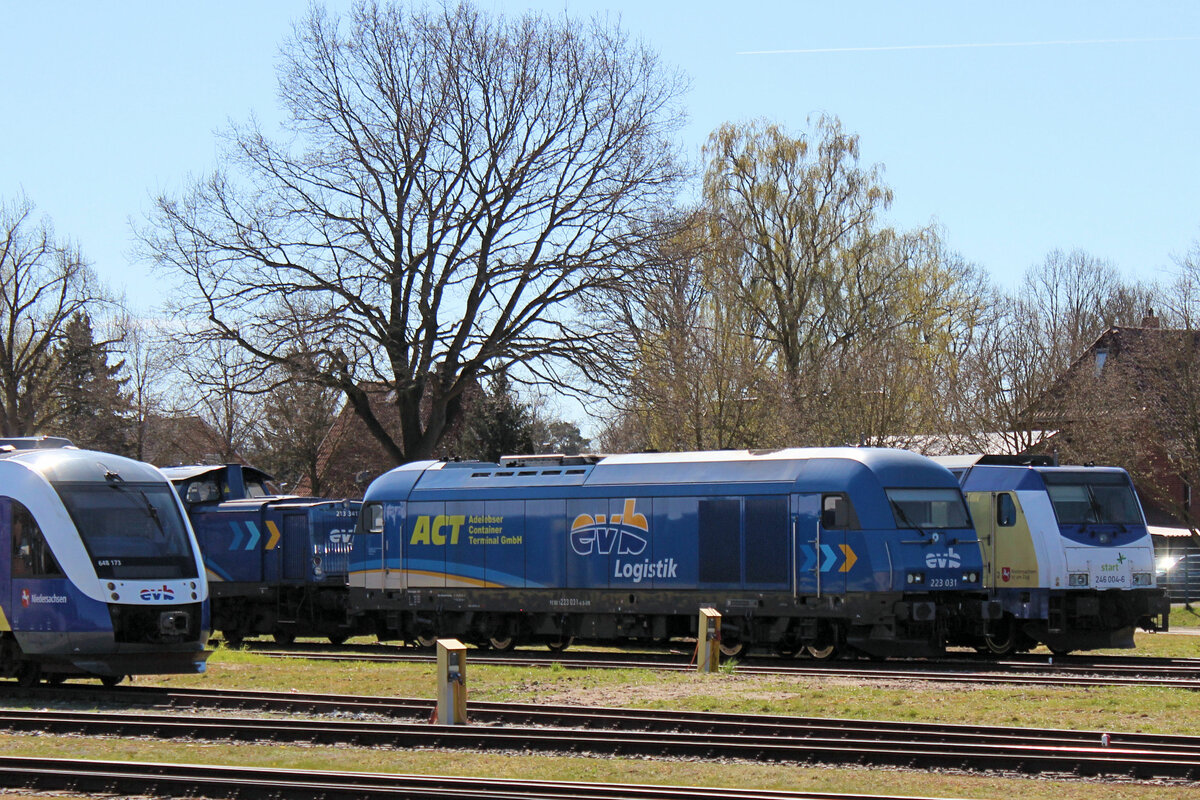 evb 223 031 mit Werbeaufkleber für das ACT Adelebser Container Terminal GmbH am 16.04.2022 in Bremervörde (evb Betriebshof).