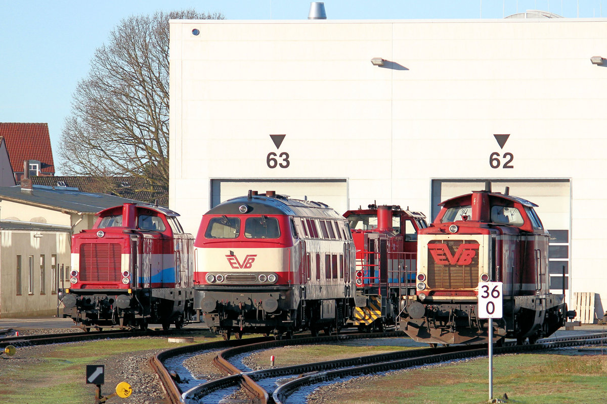 EVB Betriebshof in Bremervrde am 15.01.2012 // von Links: 410 03, 420 01, dahinter 411 52 und 410 01.