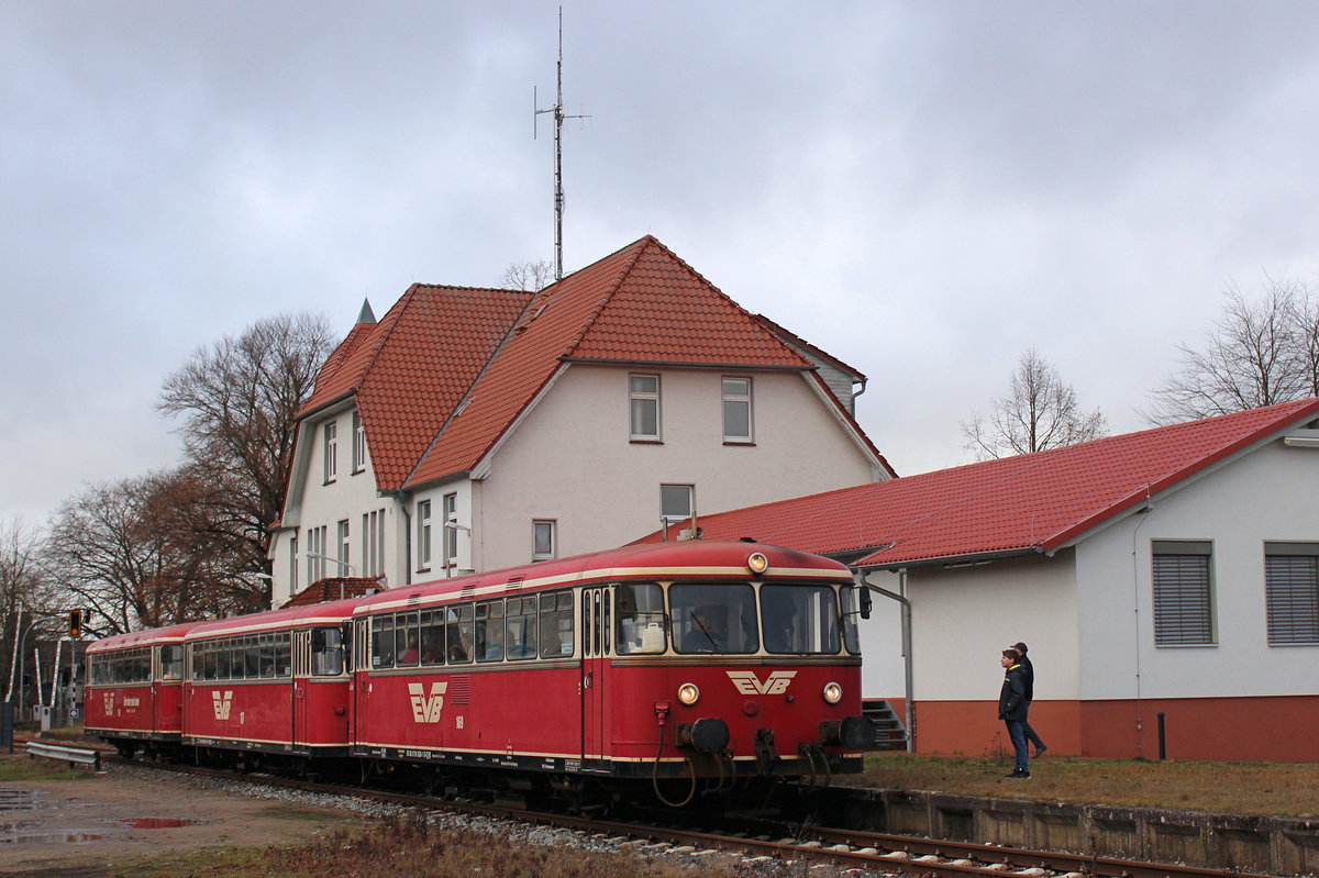 evb Moorexpress mit einer Sonderfahrt am 09.12.2018 in Zeven - Süd.