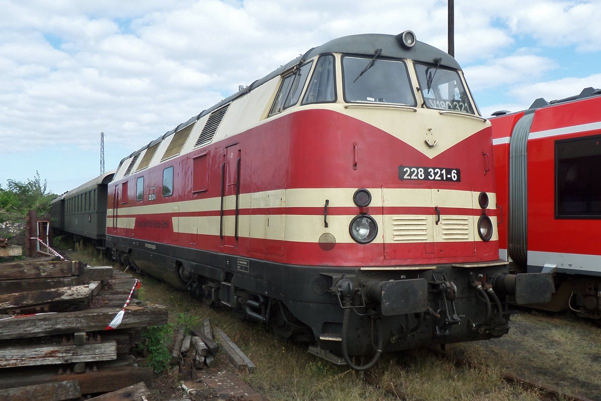 Ex-DR 228 321 steht am 18 September 2016 ins Bw Berlin-Schneweide.