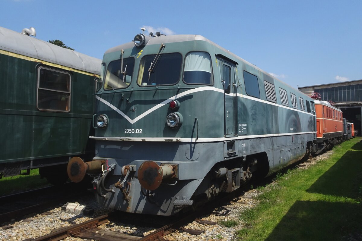 Ex-BB 2050.02 steht am 21 Mai 2023 ins Heizhaus Strasshof.