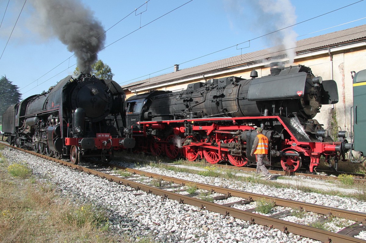 ex.SNCF Dampflok 141.R.568(Baldwin 1945)und ex.DR Dampflok 50 3673(Borsig 1941) nebeneinander in Luino/It.am 21.10.12