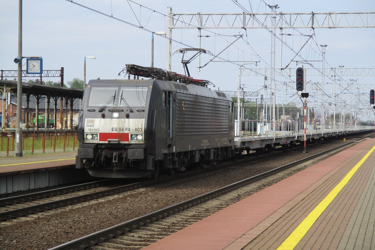 F4-803 macht Pause in Rzepin am 3 Mai 2018. 