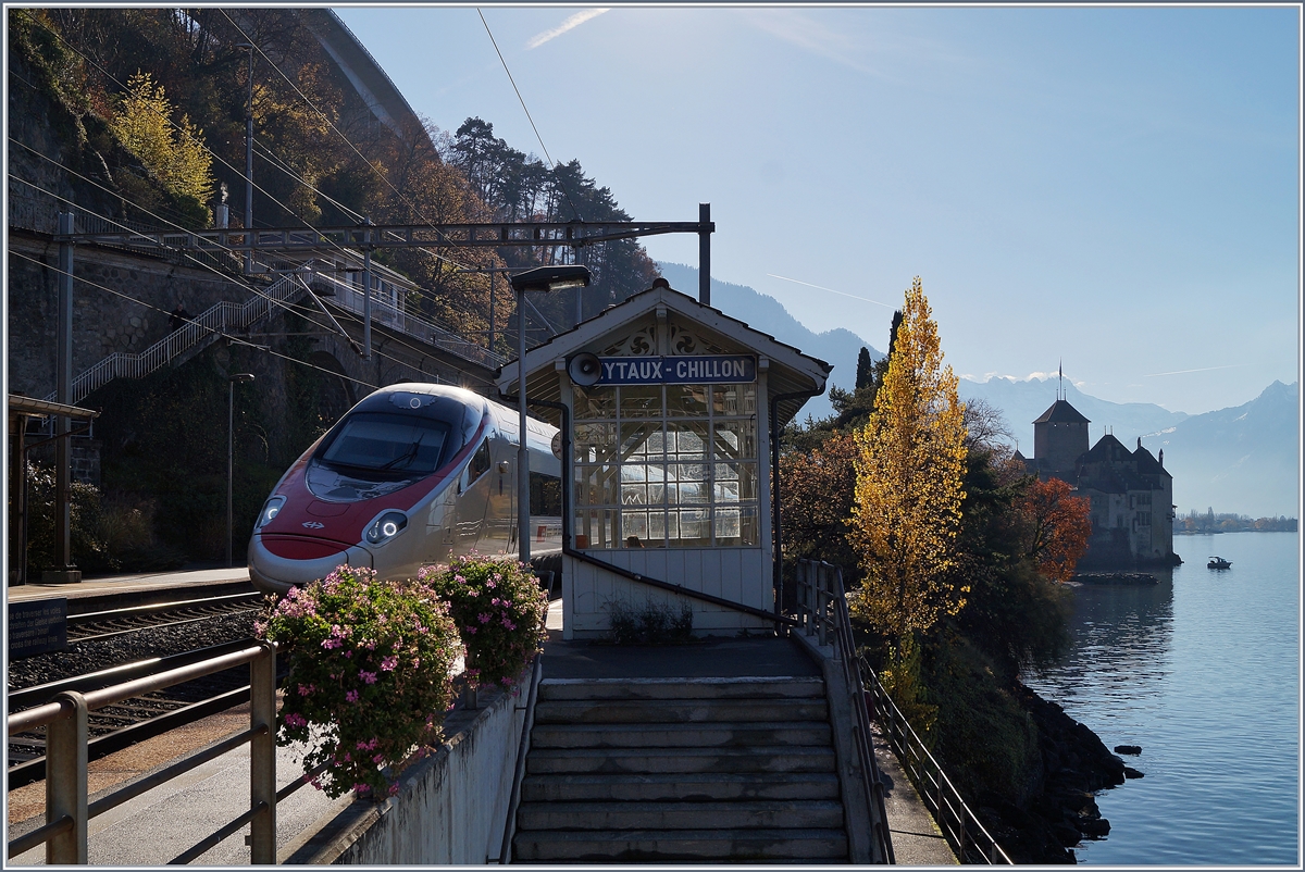 Farbenspiel mit dem SBB ETR 610 beim Château de Chillon.
20. Nov. 2017